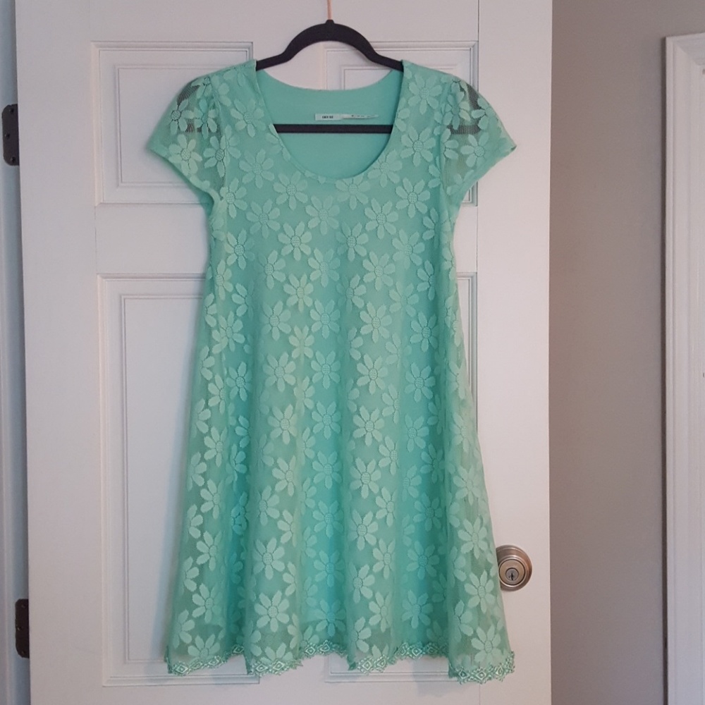 EUC Kimchi Blue Mini Lace Flower Dress Size Small